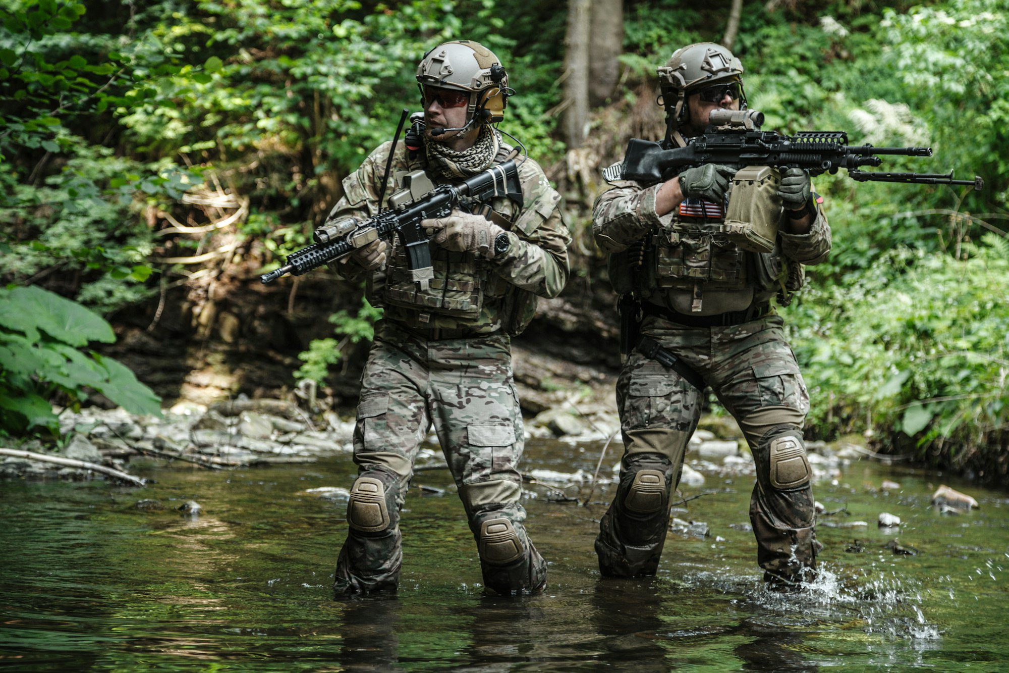 guardas florestais do exército nas montanhas